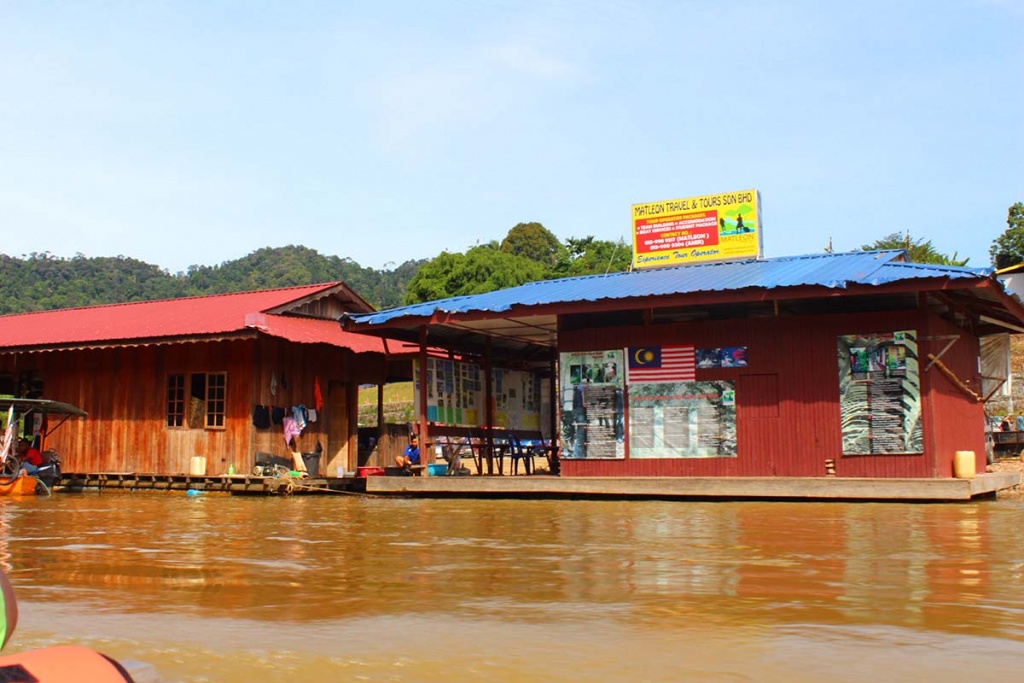 floating restaurant Taman Negara